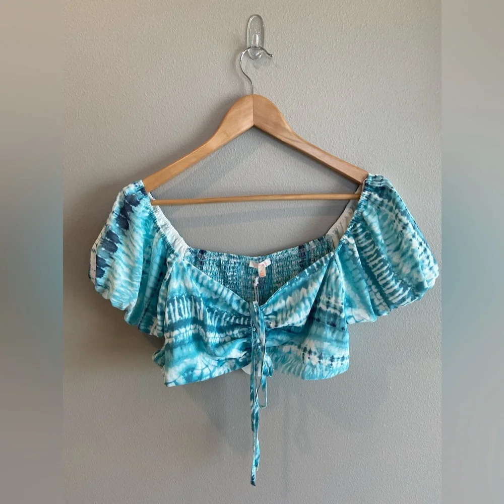 LUXXEL Off the Shoulder Blue Tie‎ Dye Crop Top Size Large Tie Front NWT